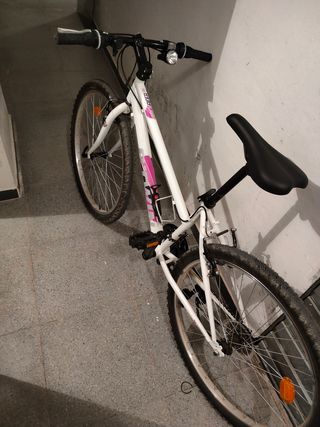 Bicicleta montaña BTWIN 26" (cambio trasero caído)