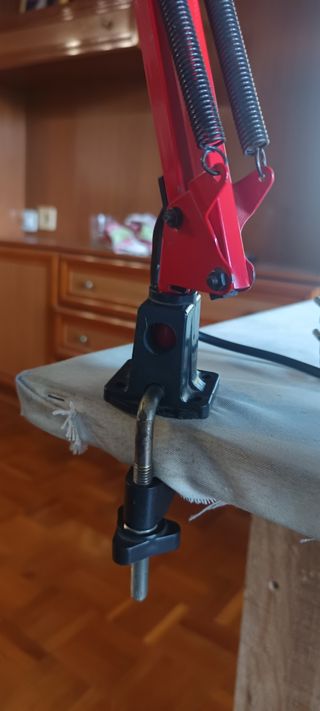 Lámpara flexo roja vintage