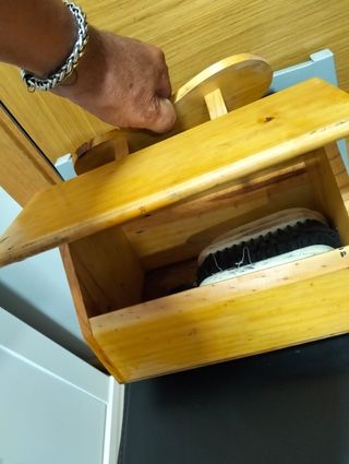 Zapatero antiguo de madera