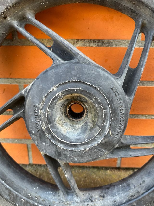 Roda Traseira Honda PCX c/ Pneu 90/90-14