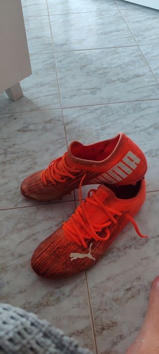 Botas fútbol Puma - casi nuevas
