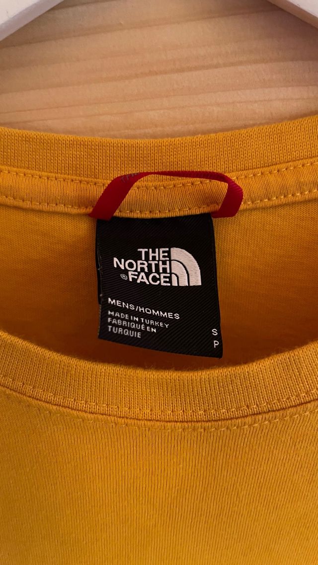 Camiseta The North Face amarilla talla S