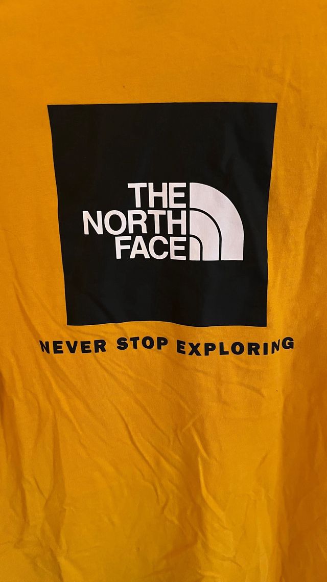 Camiseta The North Face amarilla talla S