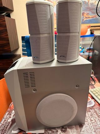 Sistema de sonido Aiwa 2.1: Subwoofer y altavoces