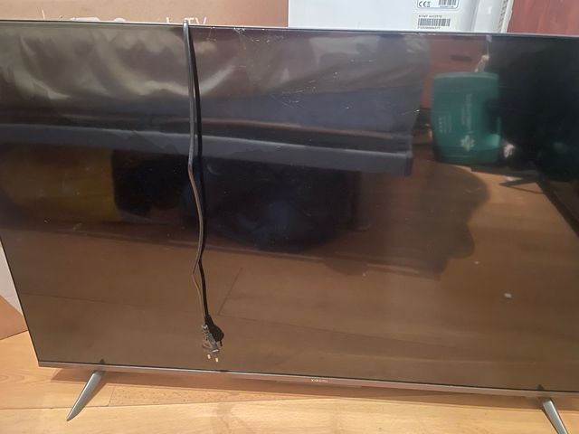 TV Xiaomi 43" com arranhões, quebrados ou peças