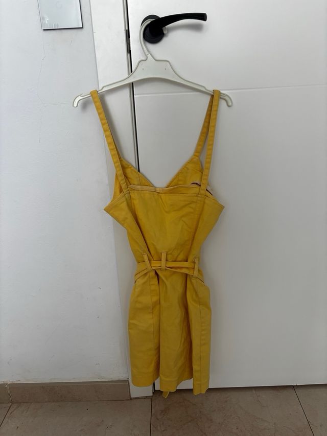 Vestido amarillo corto