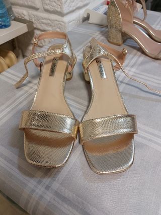 Sandalias doradas tacón 41
