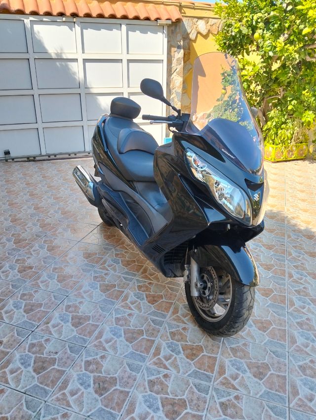 Scooter Suzuki Burgman 400