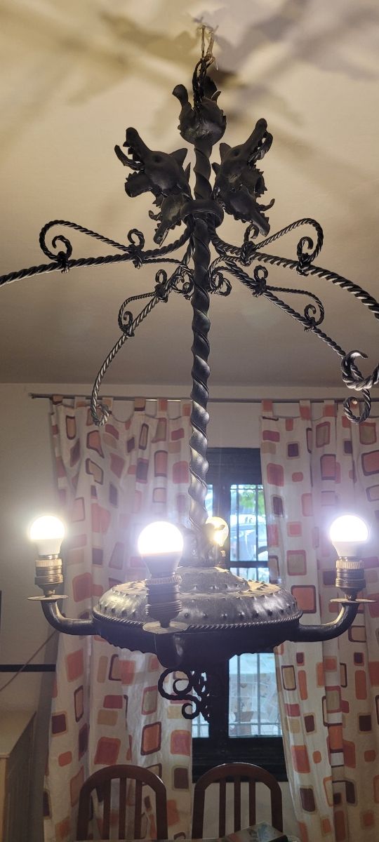 Lampara de hierro antigua