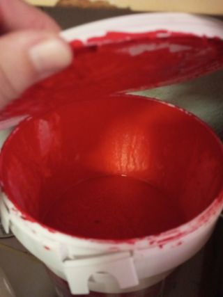 Pintura Titanlux , azul celeste i rojo