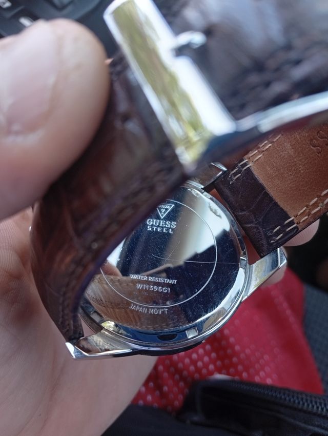 Reloj Guess marrón y plata