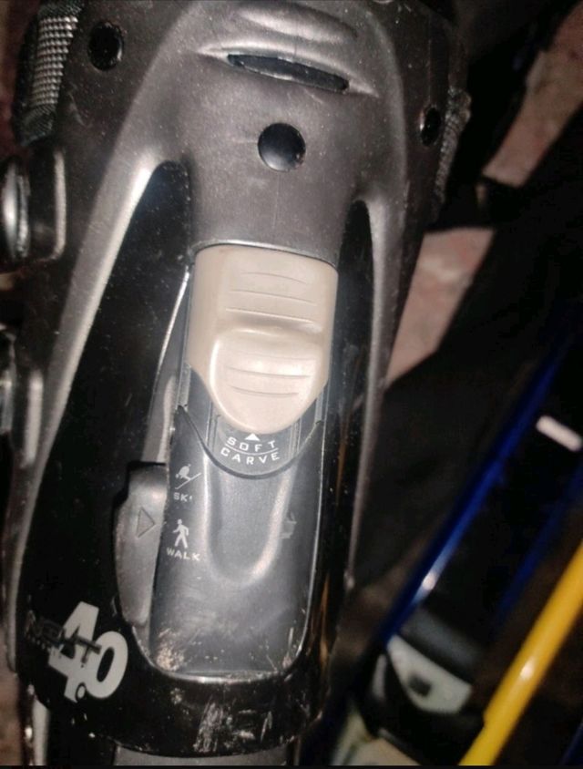 Esquí y botas de Quechua atomic.