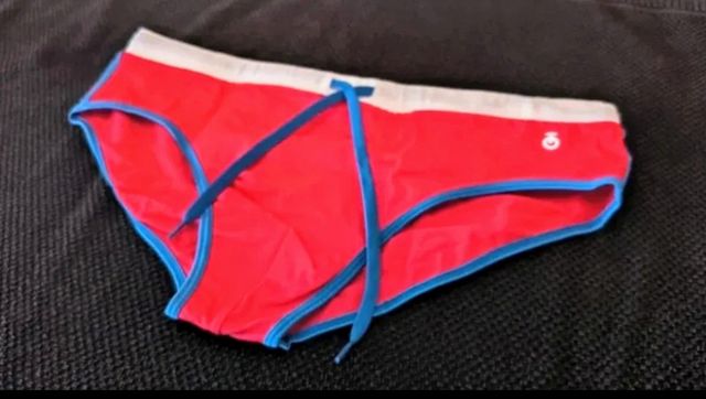 Bañador Slip Calzedonia rojo