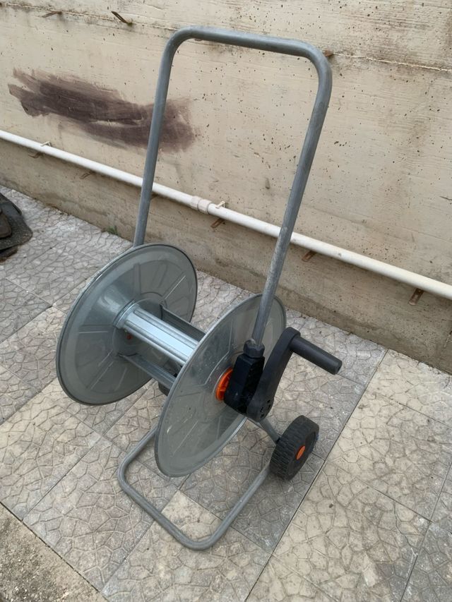 Carrello avvolgitubo zincato