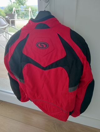 Cazadora moto. Levior. Talla L. Como nueva.