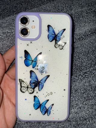 Funda iPhone 11 Bershka Mariposas