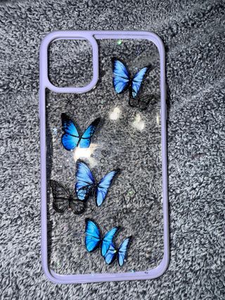 Funda iPhone 11 Bershka Mariposas