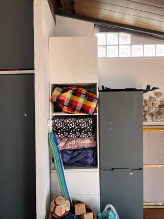 Mueble blanco de madera