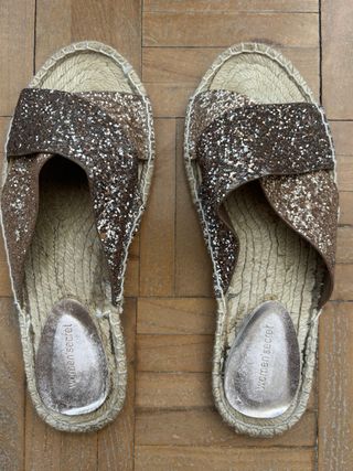 Sandalias planas de esparto
