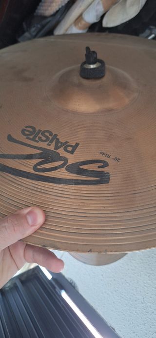 (Musica)Batería,instrumento musical de percusión. 