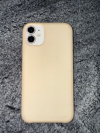 Fundas iPhone 11 - Gris y Beige, ligeramente usada
