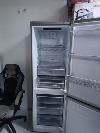 Nevera Grundig - Refrigerador Acero