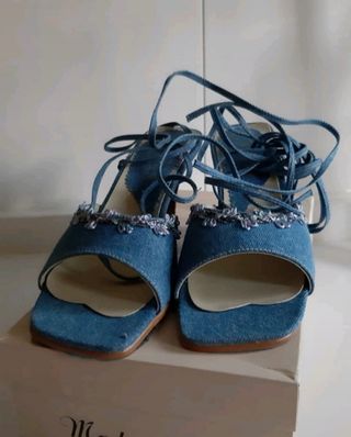 Zapatos tacón azul vaquero