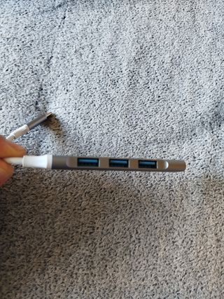 Adaptador USB-C a 3 USB