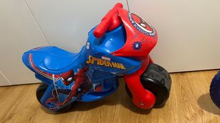 Moto correpasillos Spiderman Marvel