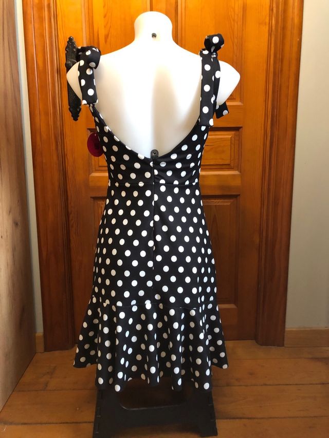 Vestido lunares blanco y negro