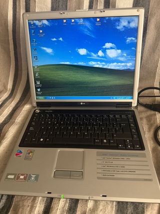 portatil LG y otro de regalo