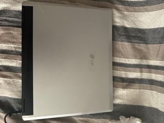 portatil LG y otro de regalo