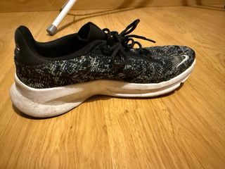 Zapatillas Nike - Deportivas Negras y Blancas
