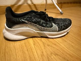 Zapatillas Nike - Deportivas Negras y Blancas