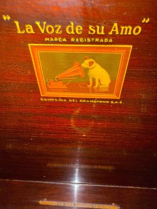 Gramola Antigua La Voz de su Amo