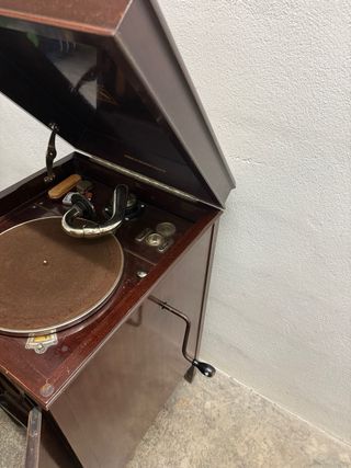 Gramola Antigua La Voz de su Amo