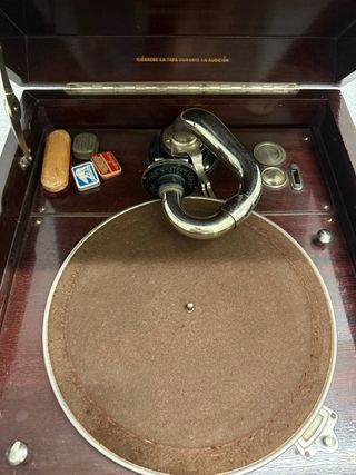 Gramola Antigua La Voz de su Amo