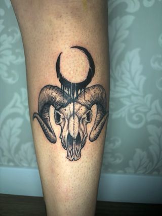 TATUADOR