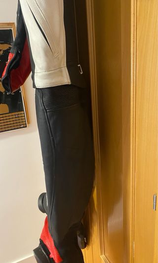Mono 2 piezas Dainese Mistel Talla 56. 