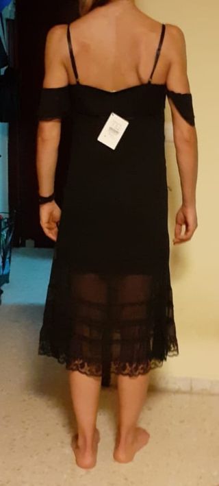 Vestido negro midi encaje