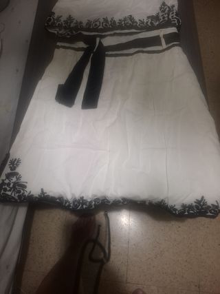 Conjunto falda y blusa blanco-negro, talla 40