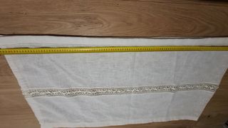 Tende  bianche a pacchetto,con inserto centrale