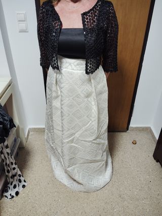 Vestido fiesta negro y beige con chaqueta negra