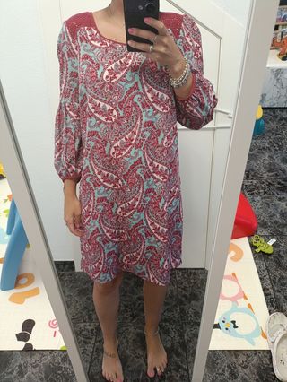 Vestido estampado paisley rojo y rosa