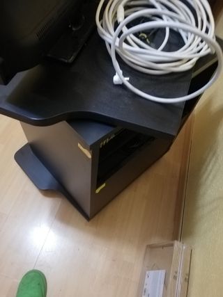 Mueble auxiliar Estantería TV negra con ruedas