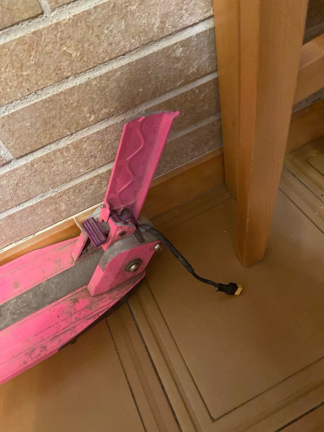 Patinete eléctrico ecoXtreme rosa