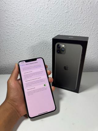 iPhone 11 Pro Max 256 GB - Grigio siderale e bianco