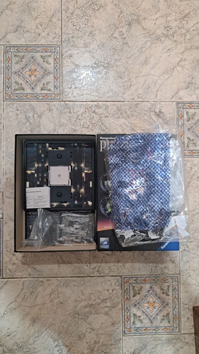 Puzzle 3D Empire State Building Night Edition