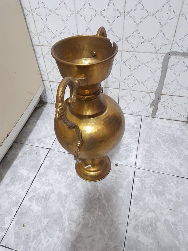 Vaso antico in bronzo