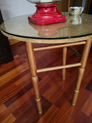 Mesa auxiliar dorada